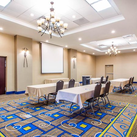 Holiday Inn Express & Suites - Albany Airport - Wolf Road By Ihg Bagian luar foto