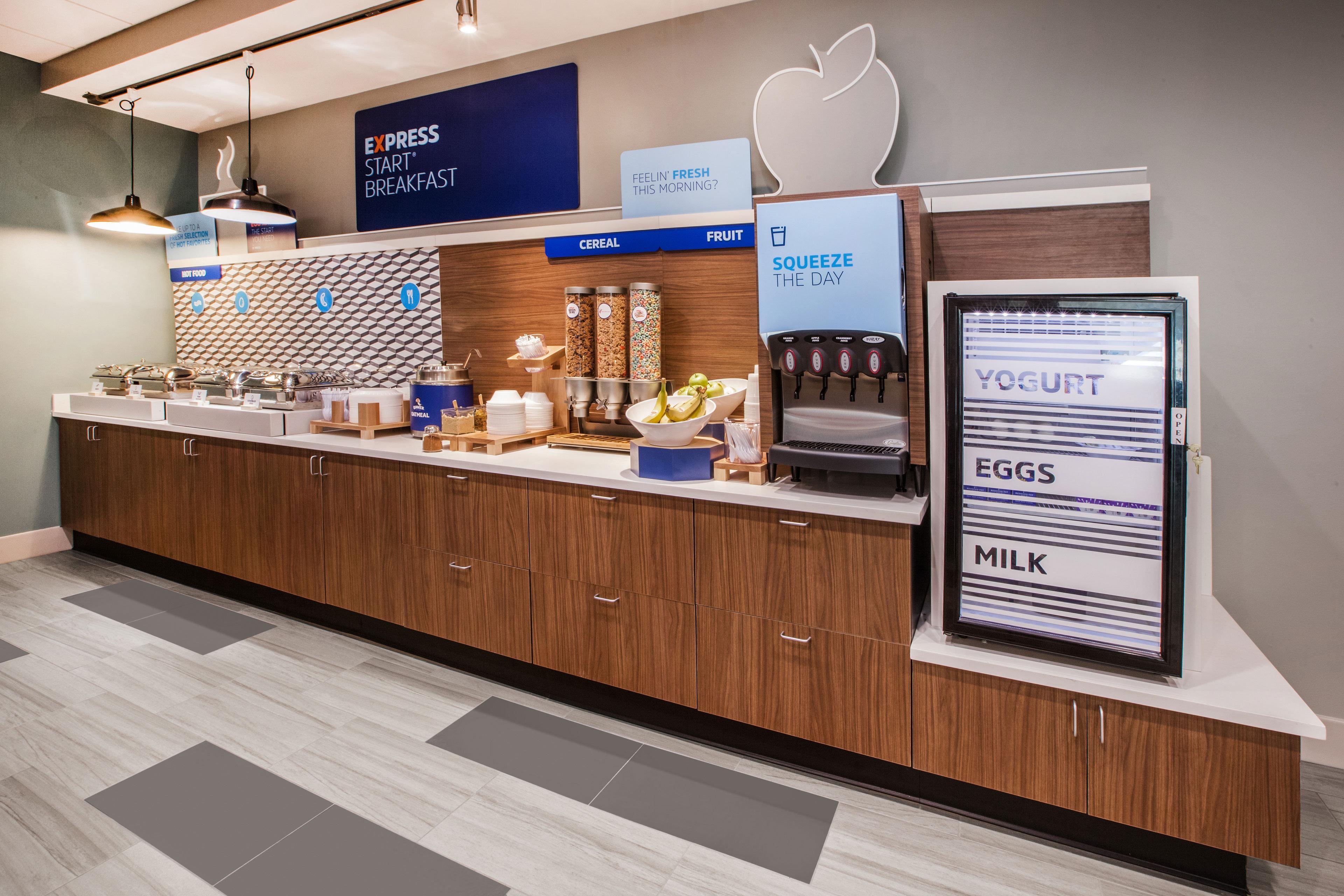 Holiday Inn Express & Suites - Albany Airport - Wolf Road By Ihg Bagian luar foto