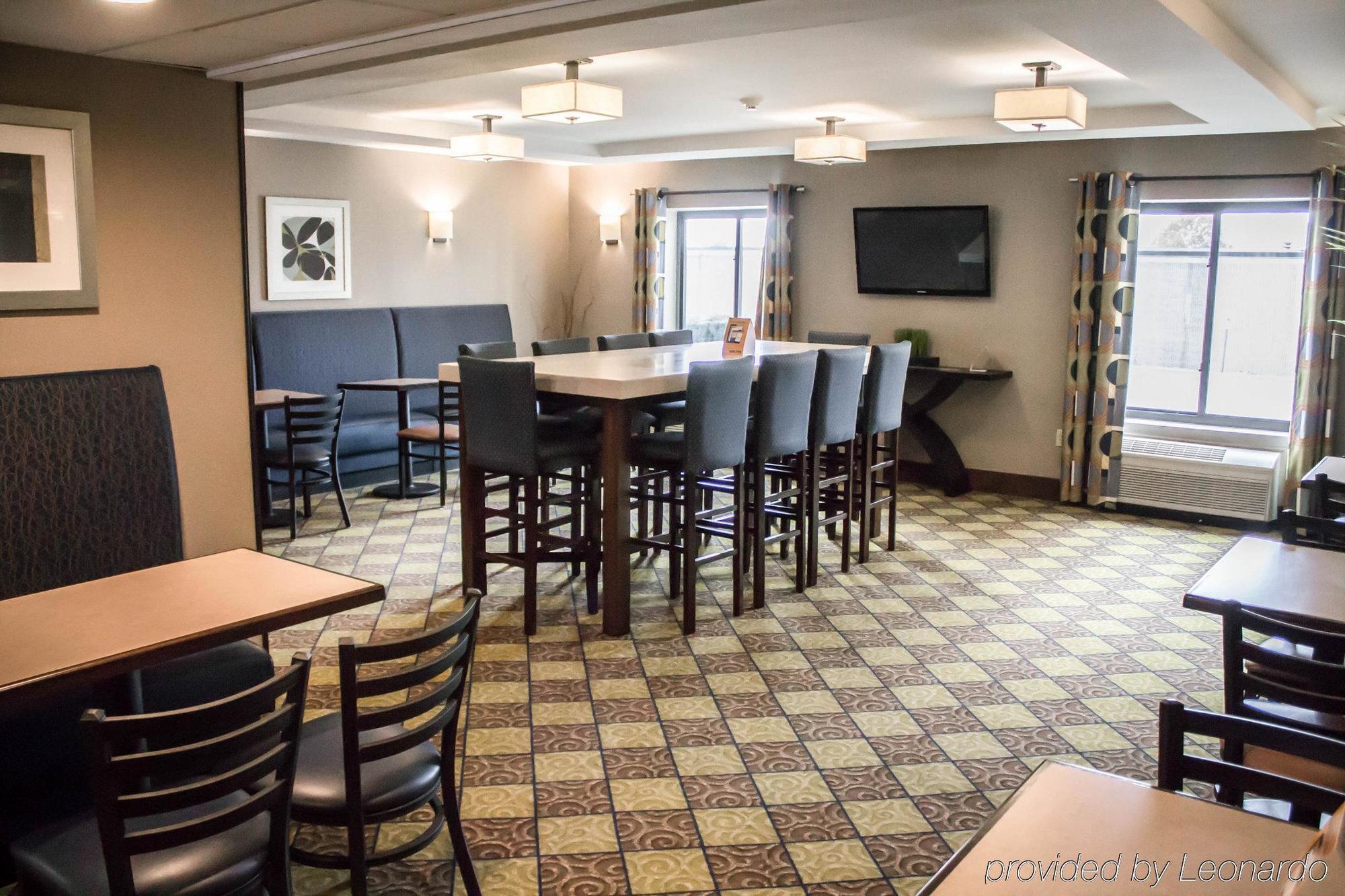 Holiday Inn Express & Suites - Albany Airport - Wolf Road By Ihg Bagian luar foto
