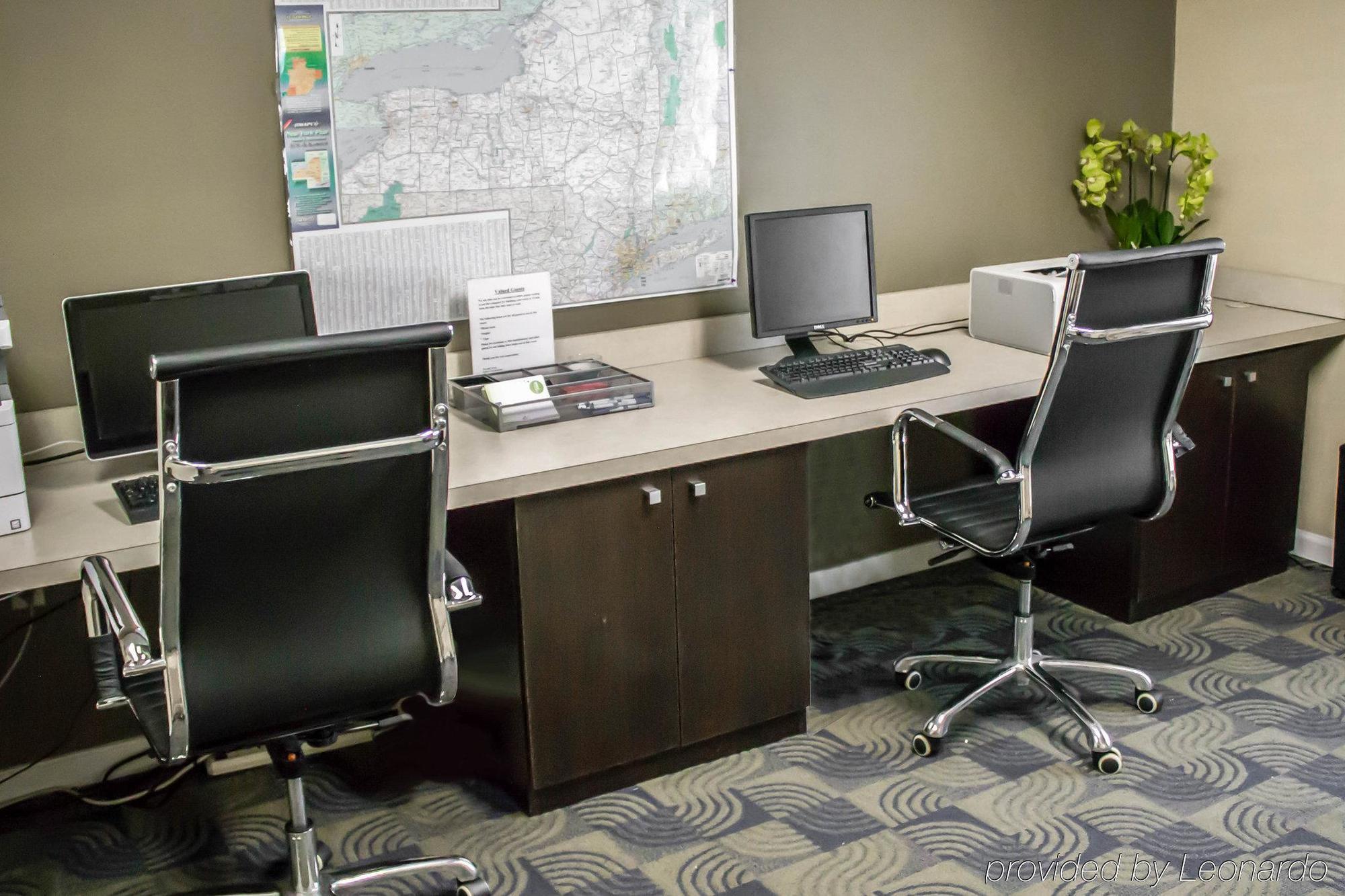 Holiday Inn Express & Suites - Albany Airport - Wolf Road By Ihg Bagian luar foto