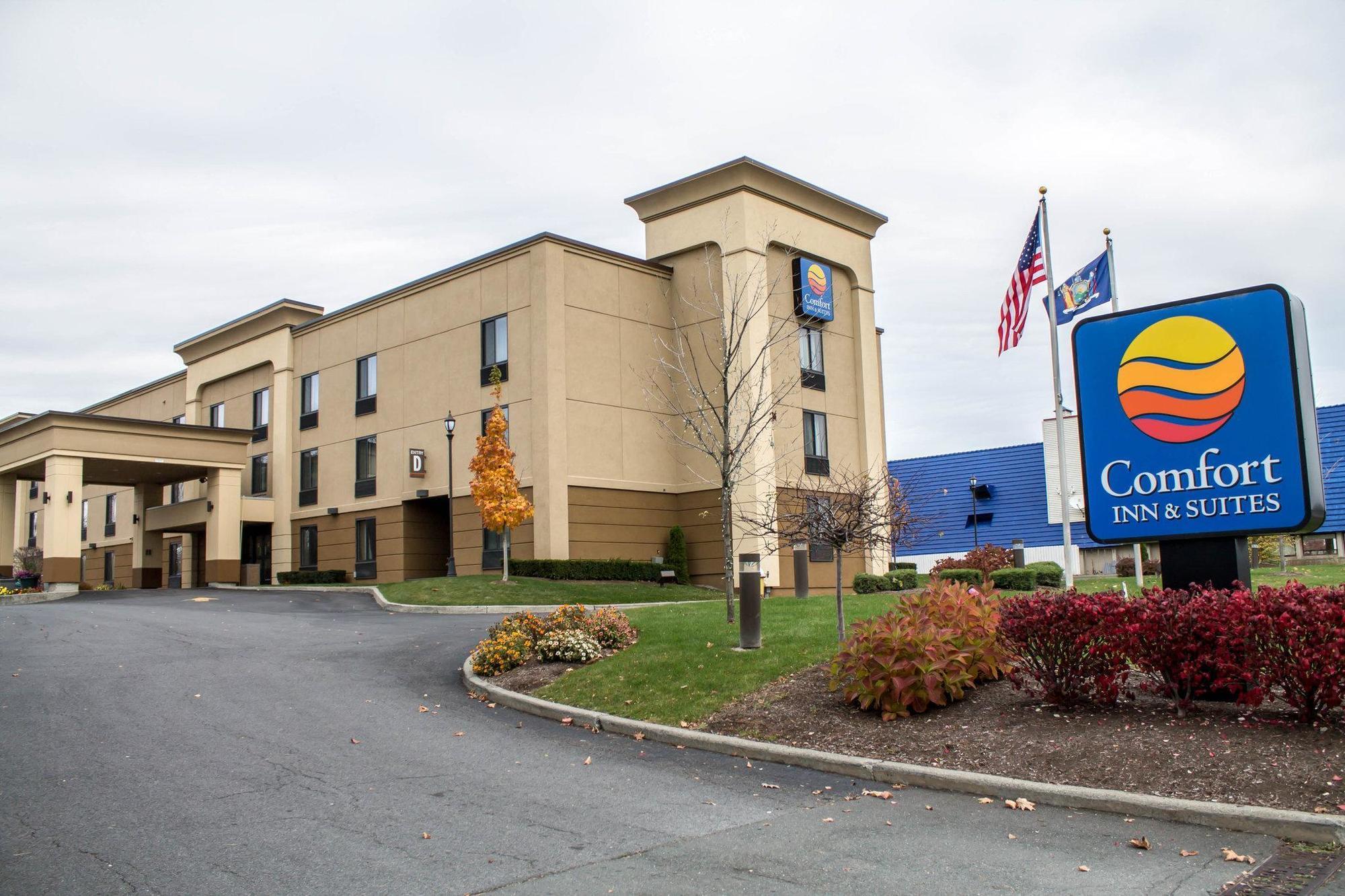 Holiday Inn Express & Suites - Albany Airport - Wolf Road By Ihg Bagian luar foto