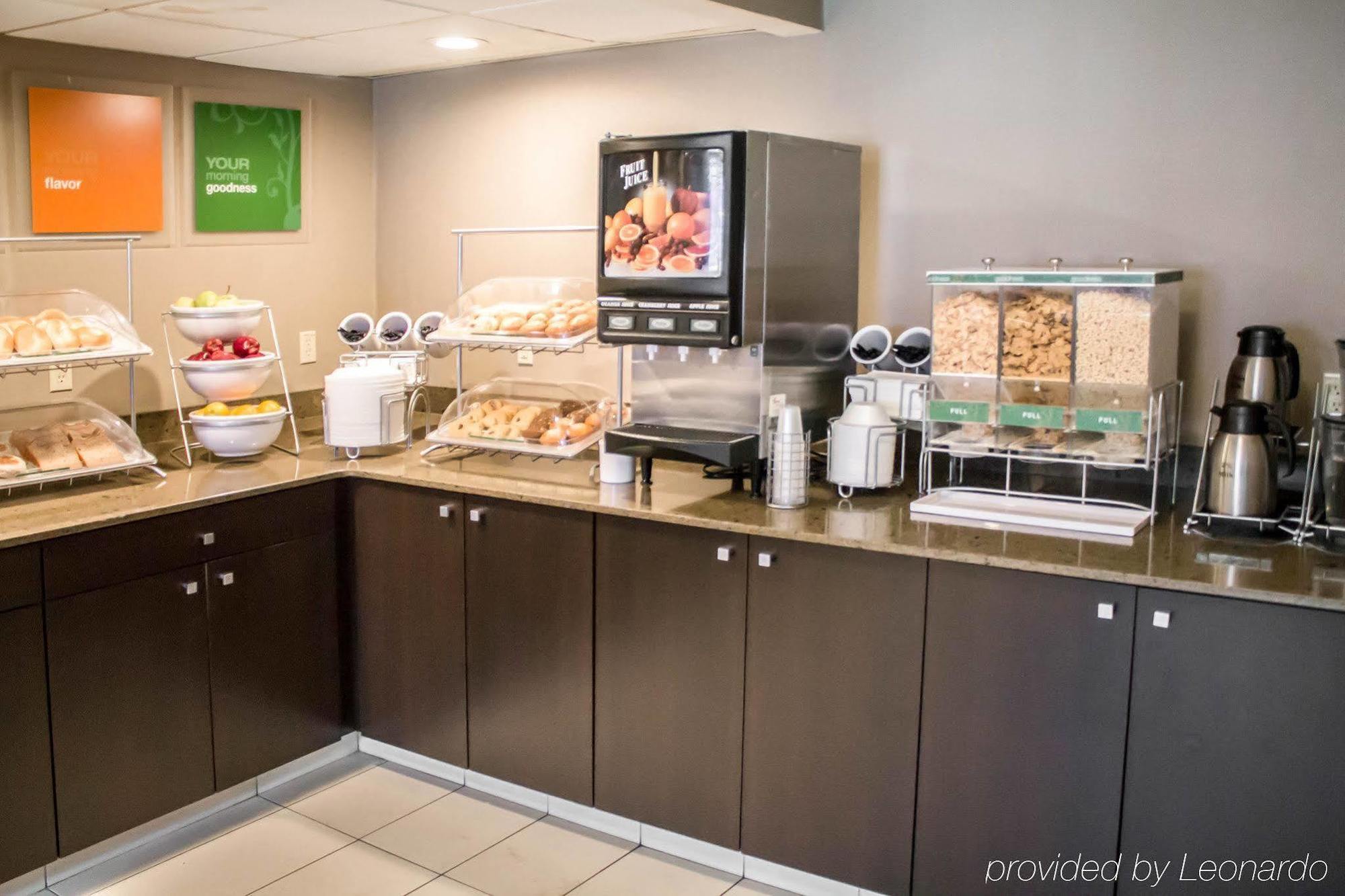 Holiday Inn Express & Suites - Albany Airport - Wolf Road By Ihg Bagian luar foto